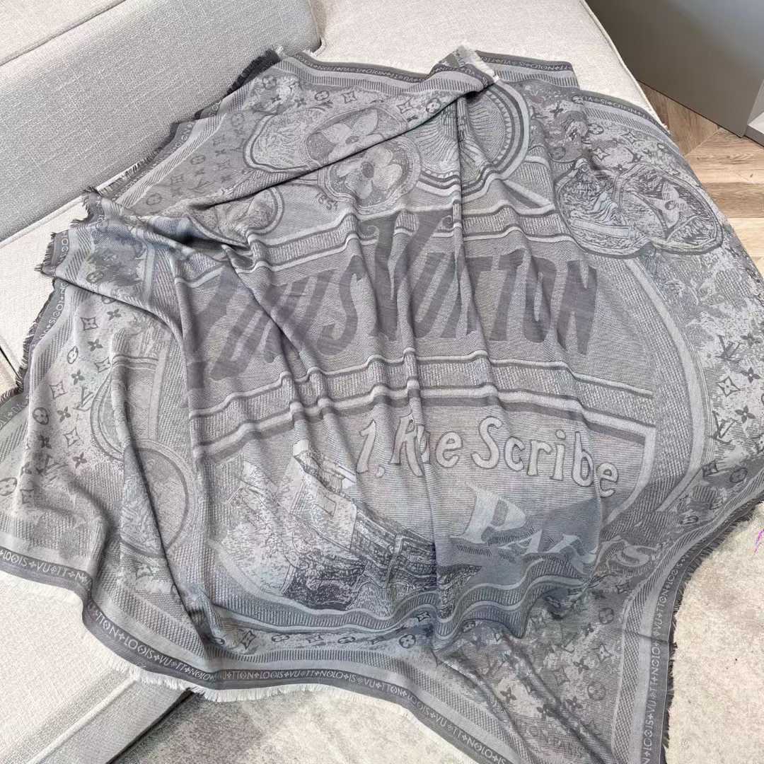 Louis Vuitton Shawl view 1