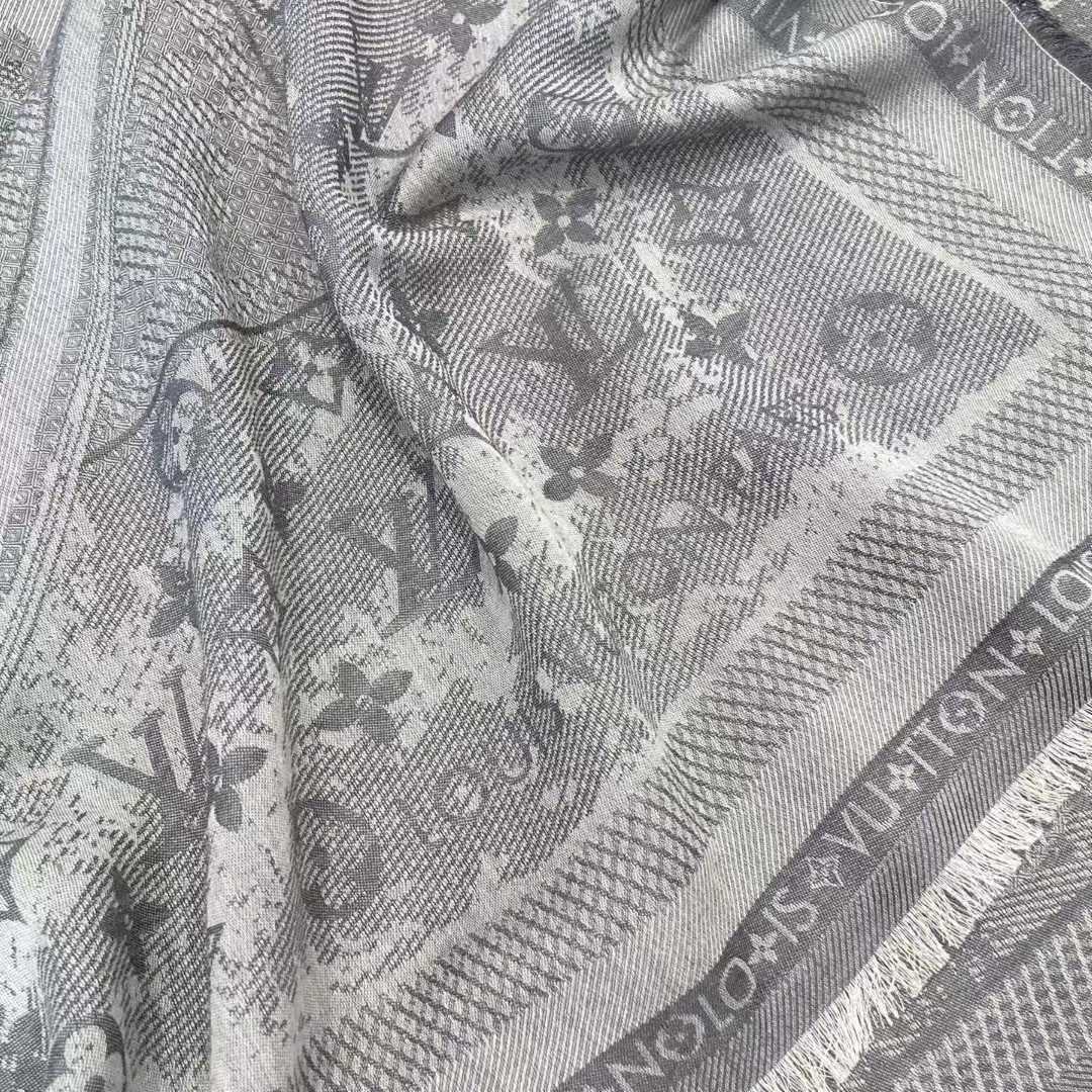 Louis Vuitton Shawl view 2