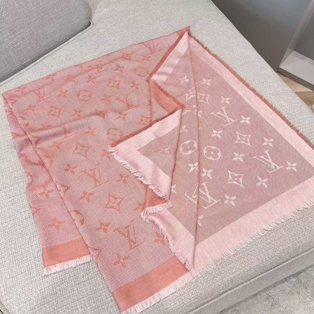 Louis Vuitton Shawl view 1