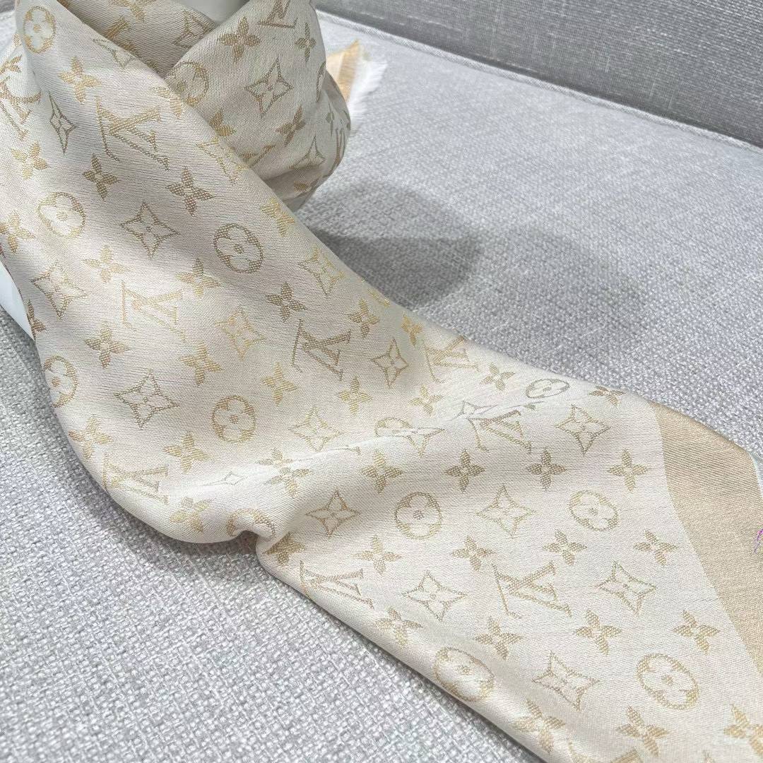 Louis Vuitton M74026 view 2