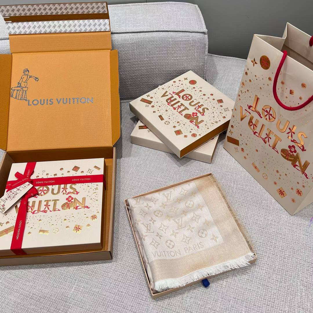 Louis Vuitton M74026 view 8