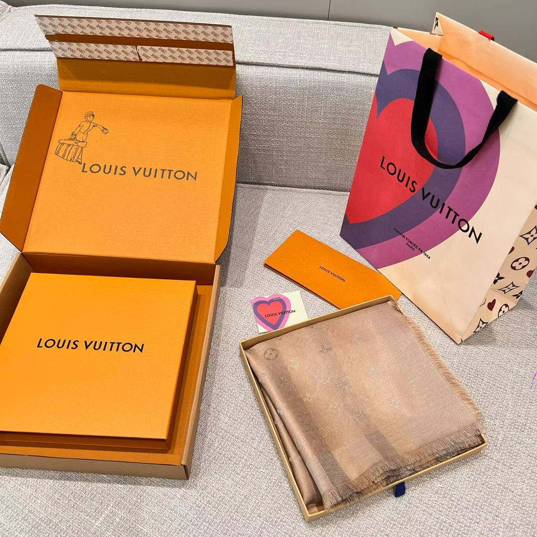 Louis Vuitton M76337 view 8