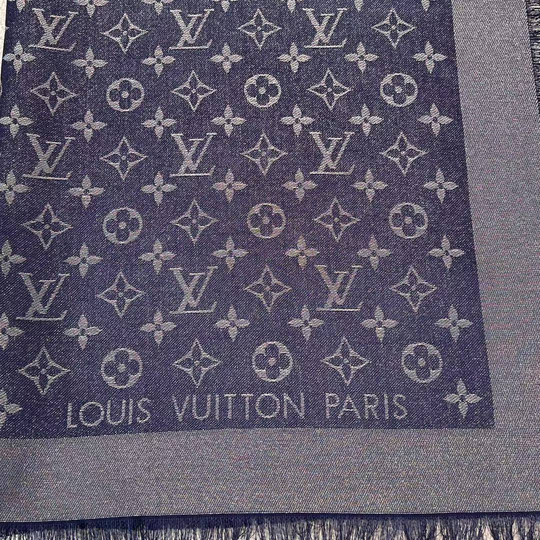 Louis Vuitton Scarf M73658 view 2