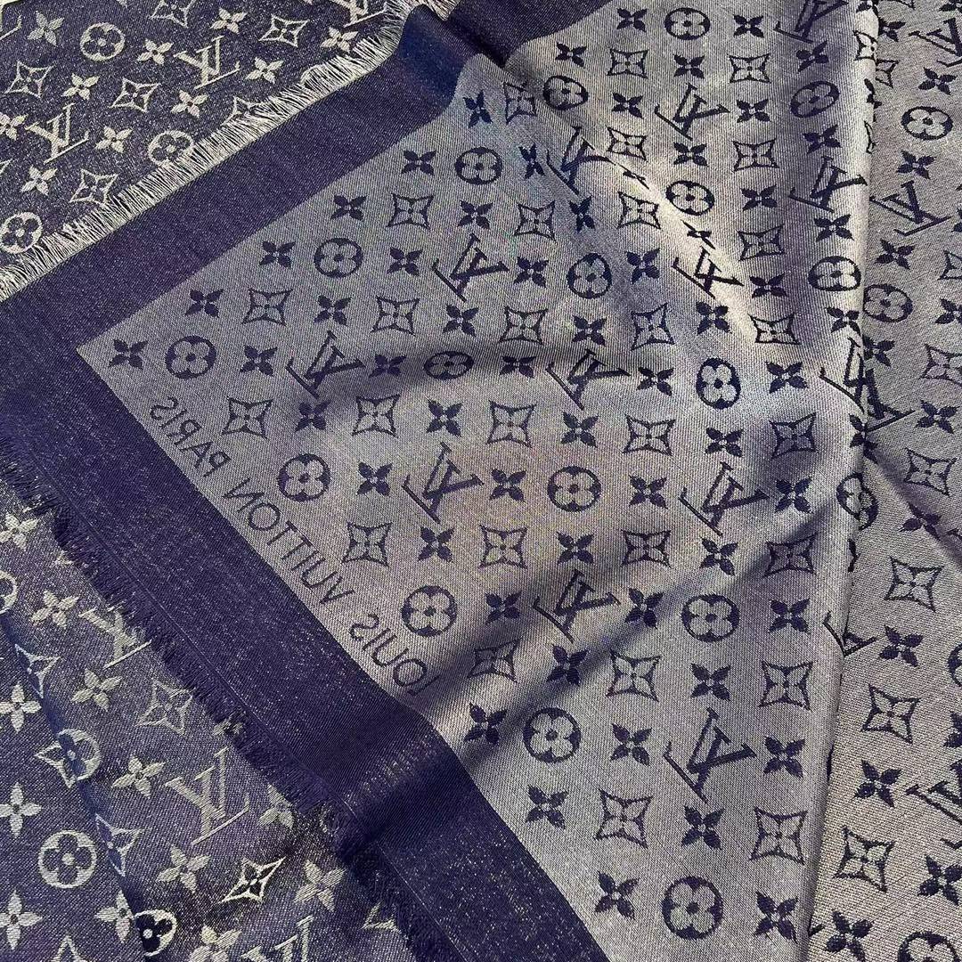 Louis Vuitton Scarf M73658 view 3