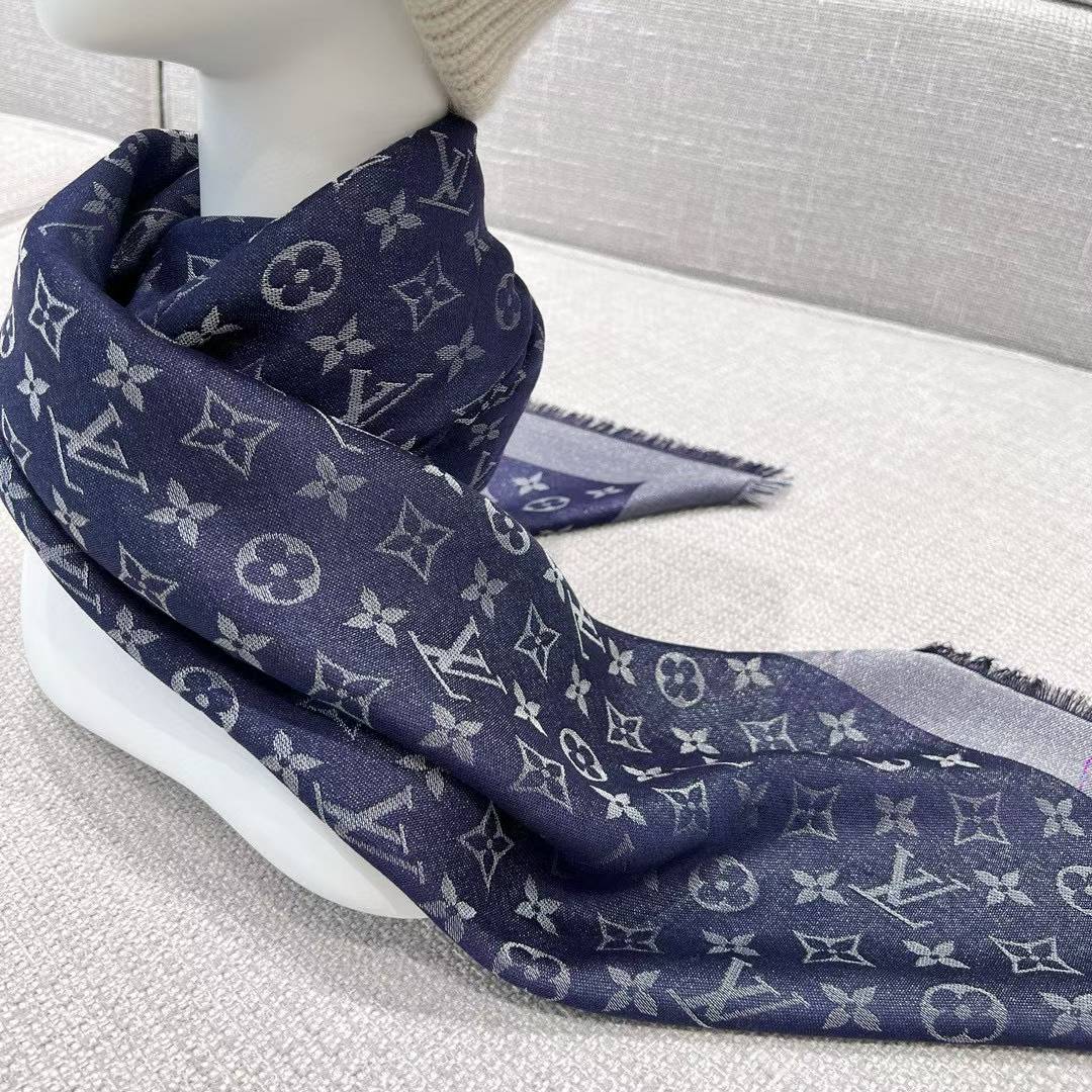 Louis Vuitton Scarf M73658 view 6
