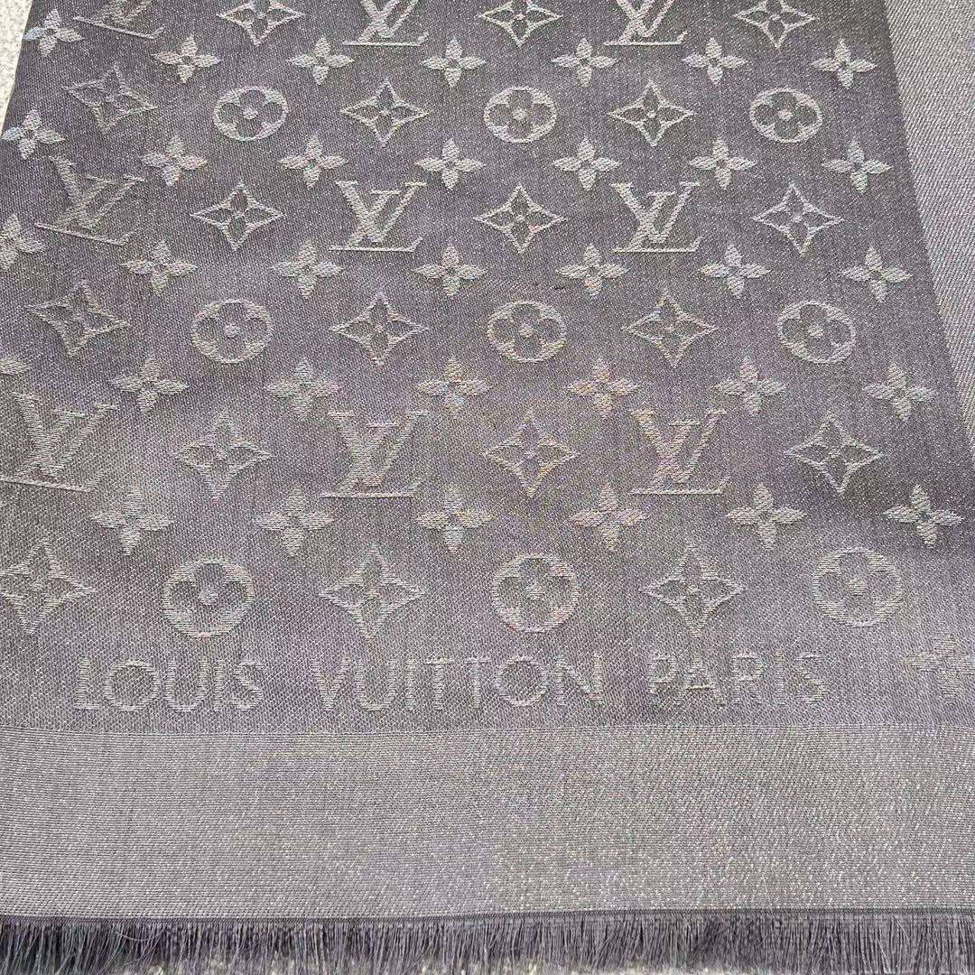 Louis Vuitton Scarf M75120 view 2