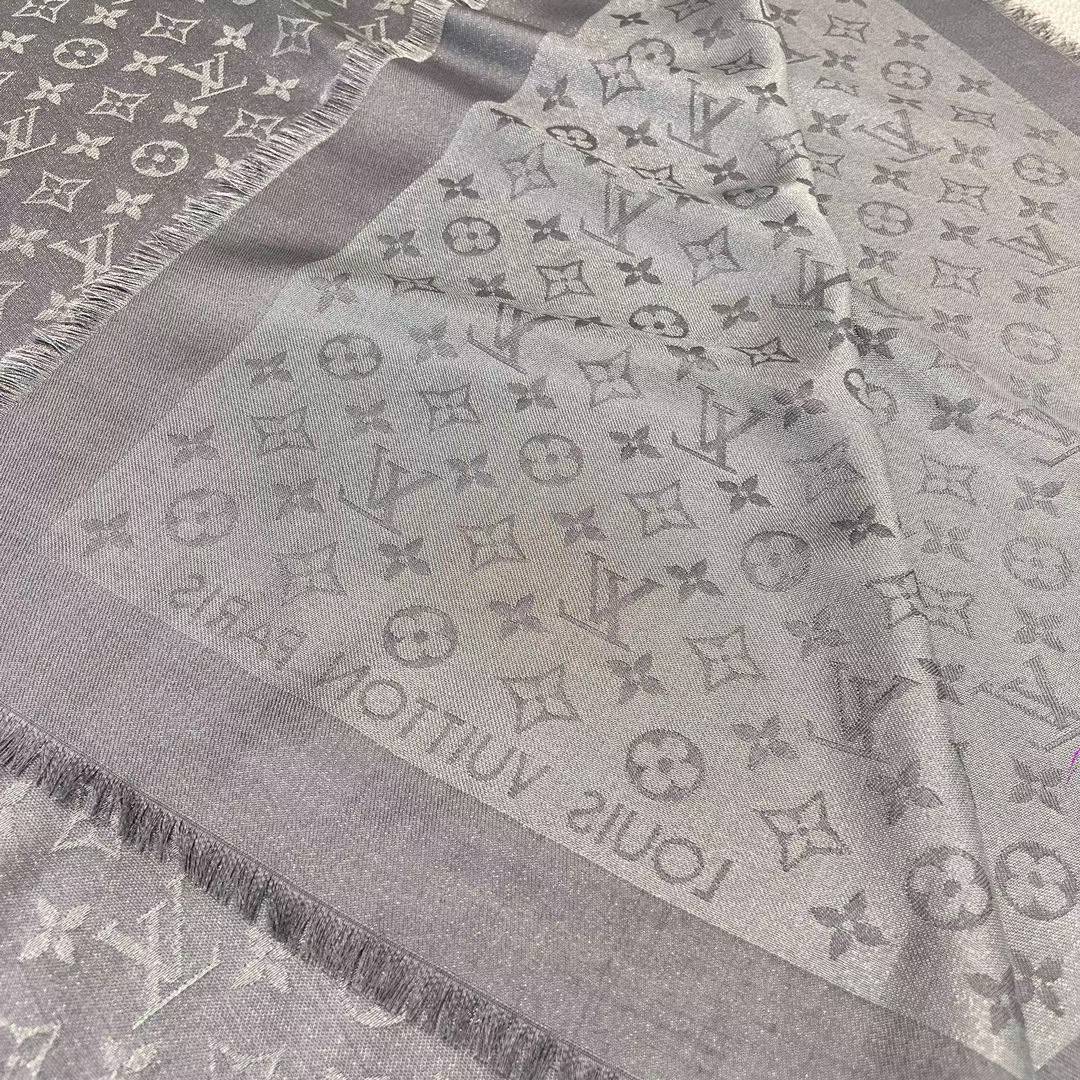 Louis Vuitton Scarf M75120 view 3