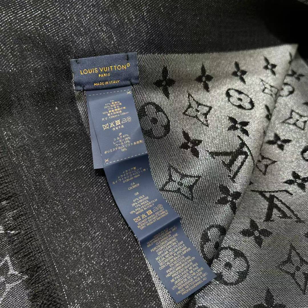 Louis Vuitton Scarf M75123 view 4
