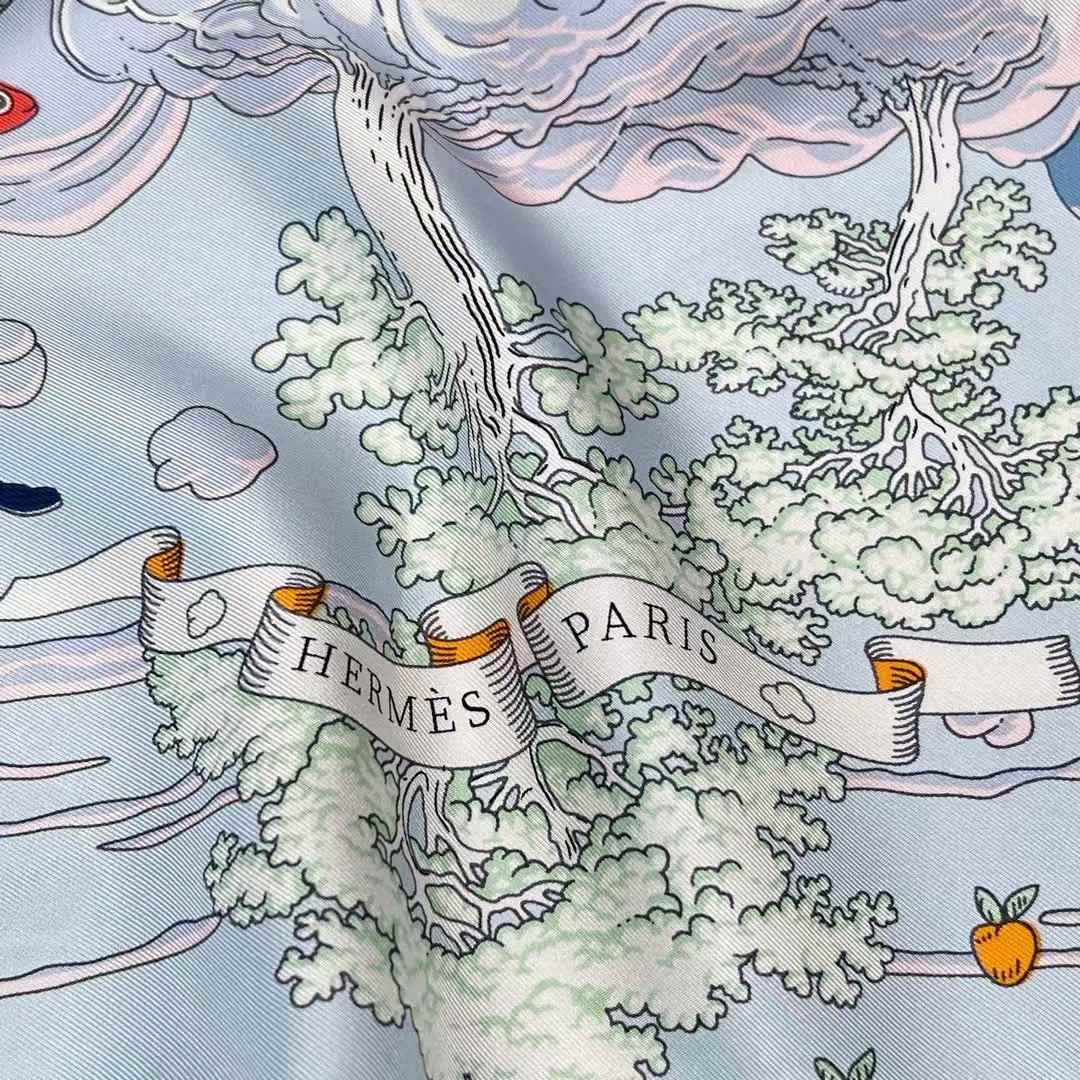 Hermès Square scarf view 2