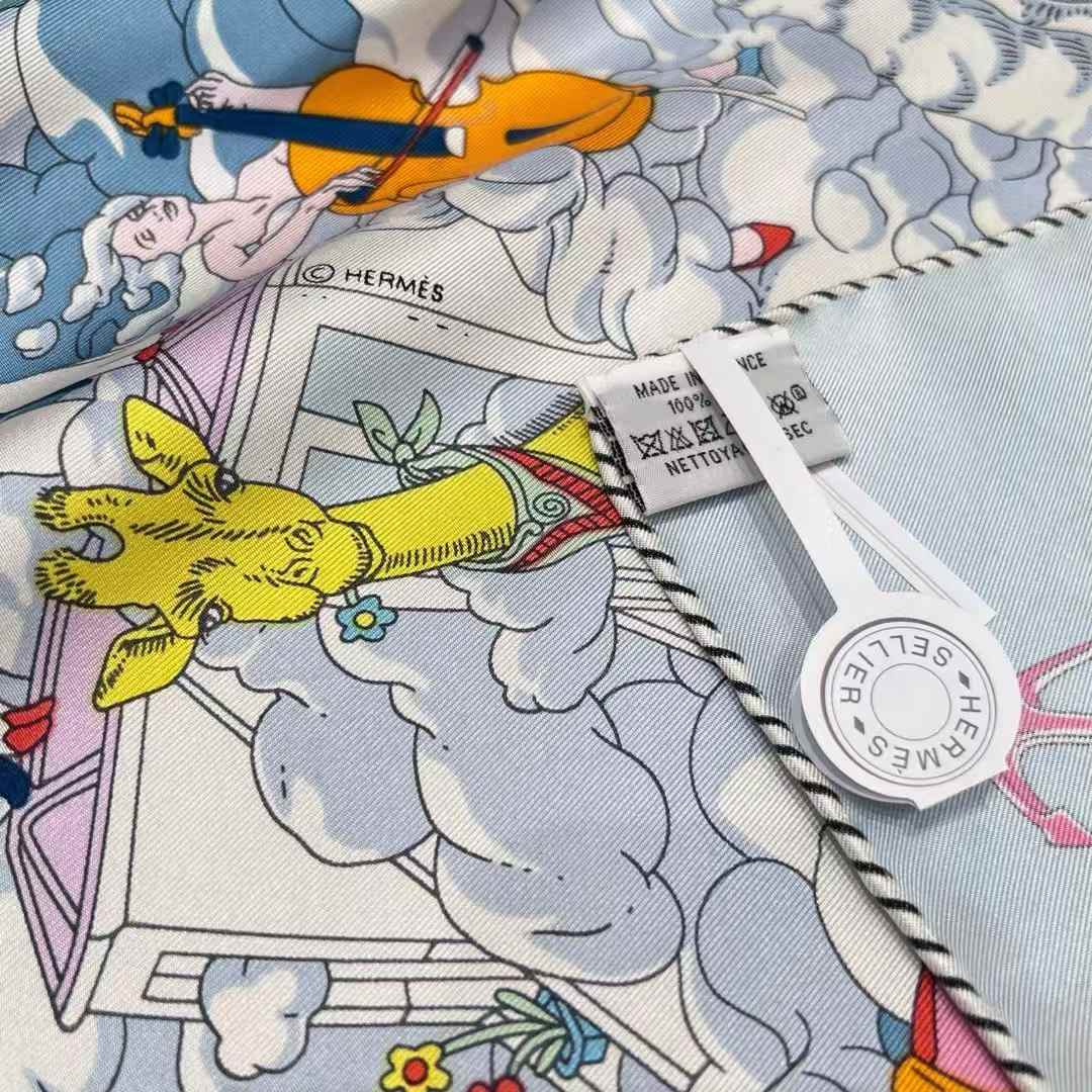 Hermès Square scarf view 4
