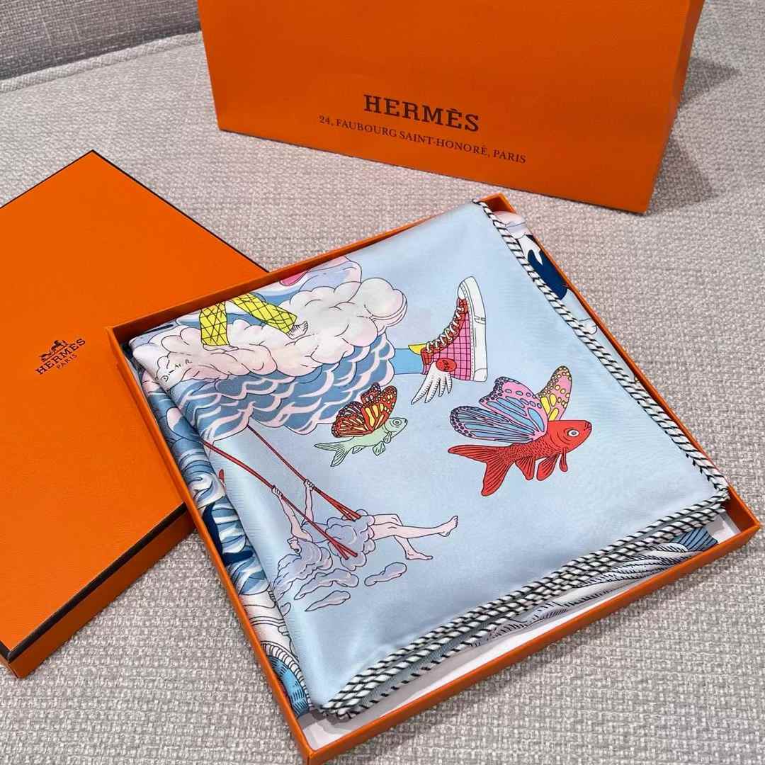 Hermès Square scarf view 5
