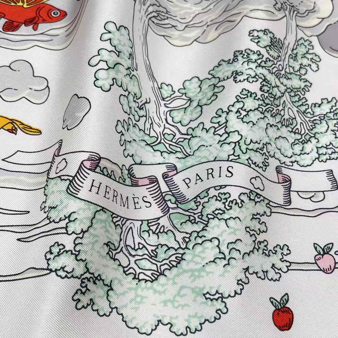 Hermès Square scarf view 2