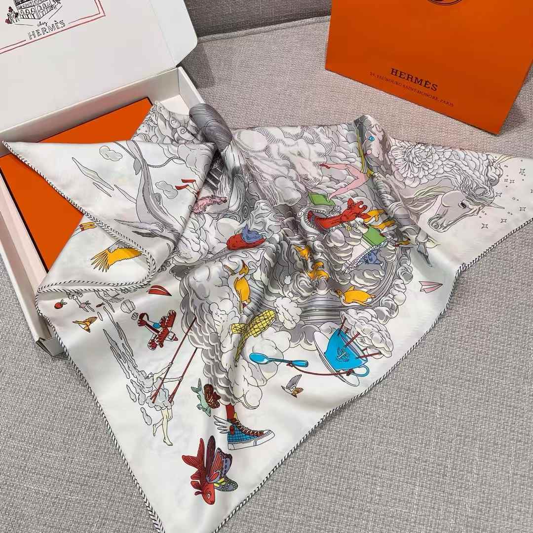 Hermès Square scarf view 6