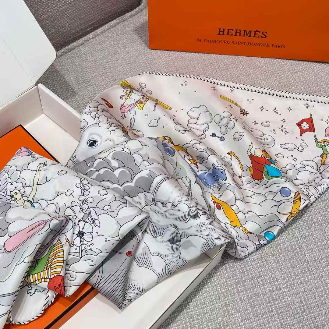 Hermès Square scarf view 7