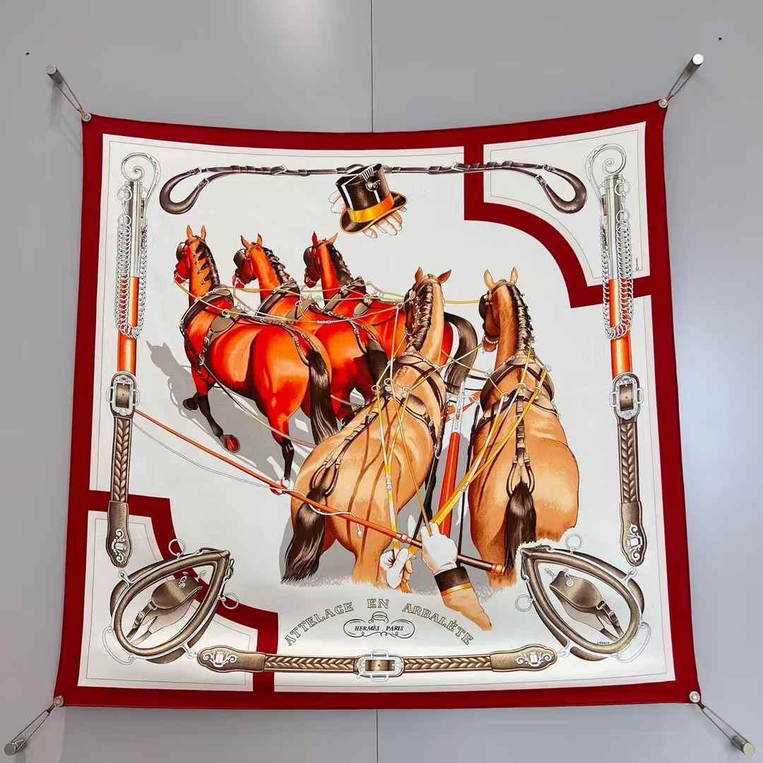 Hermès Square scarf view 1