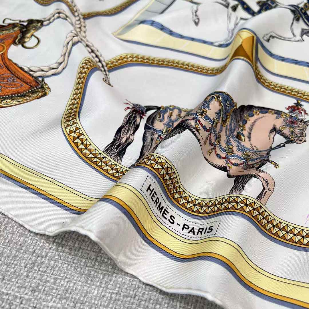 Hermès Square scarf view 2