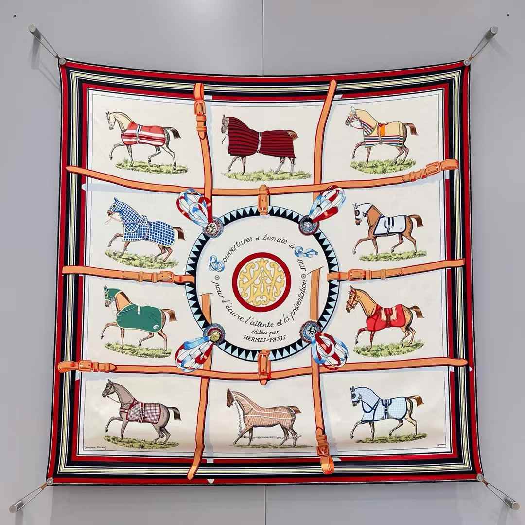 Hermès Square scarf view 1