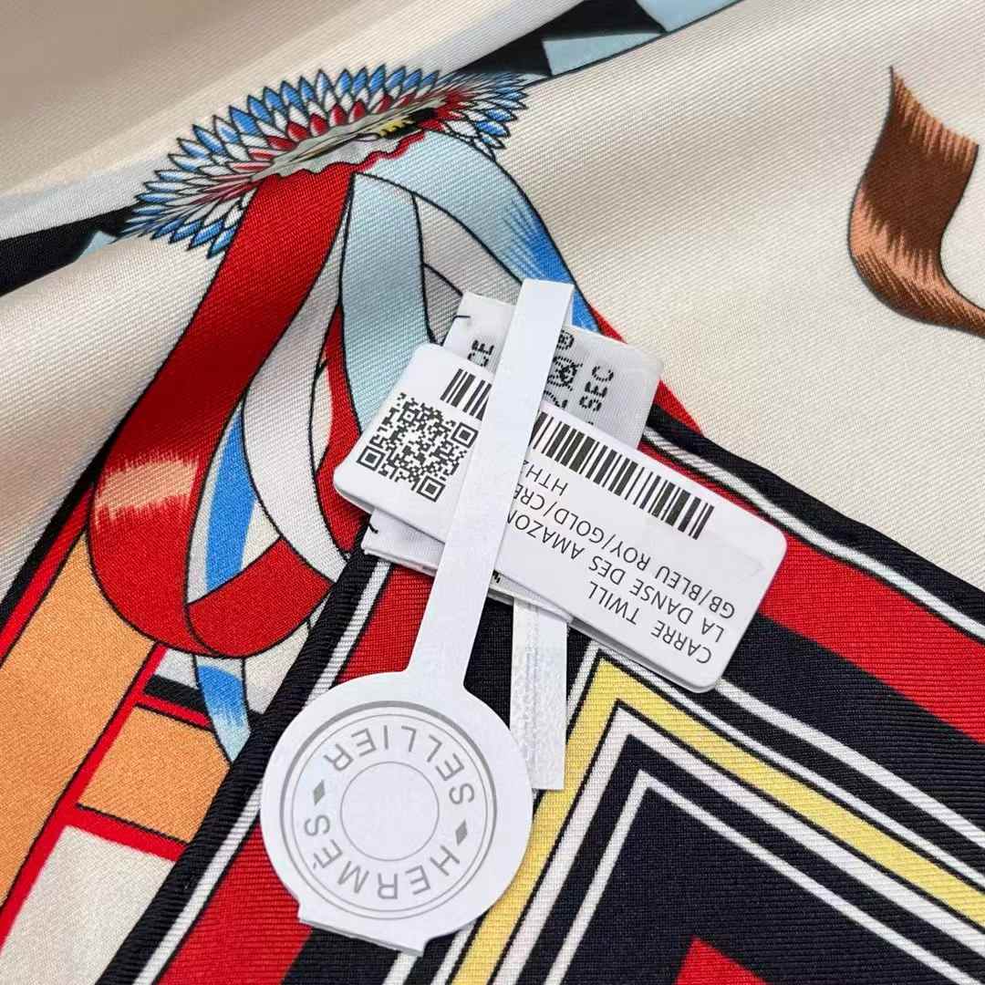 Hermès Square scarf view 4