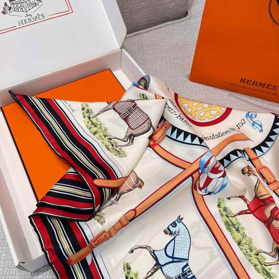 Hermès Square scarf view 6