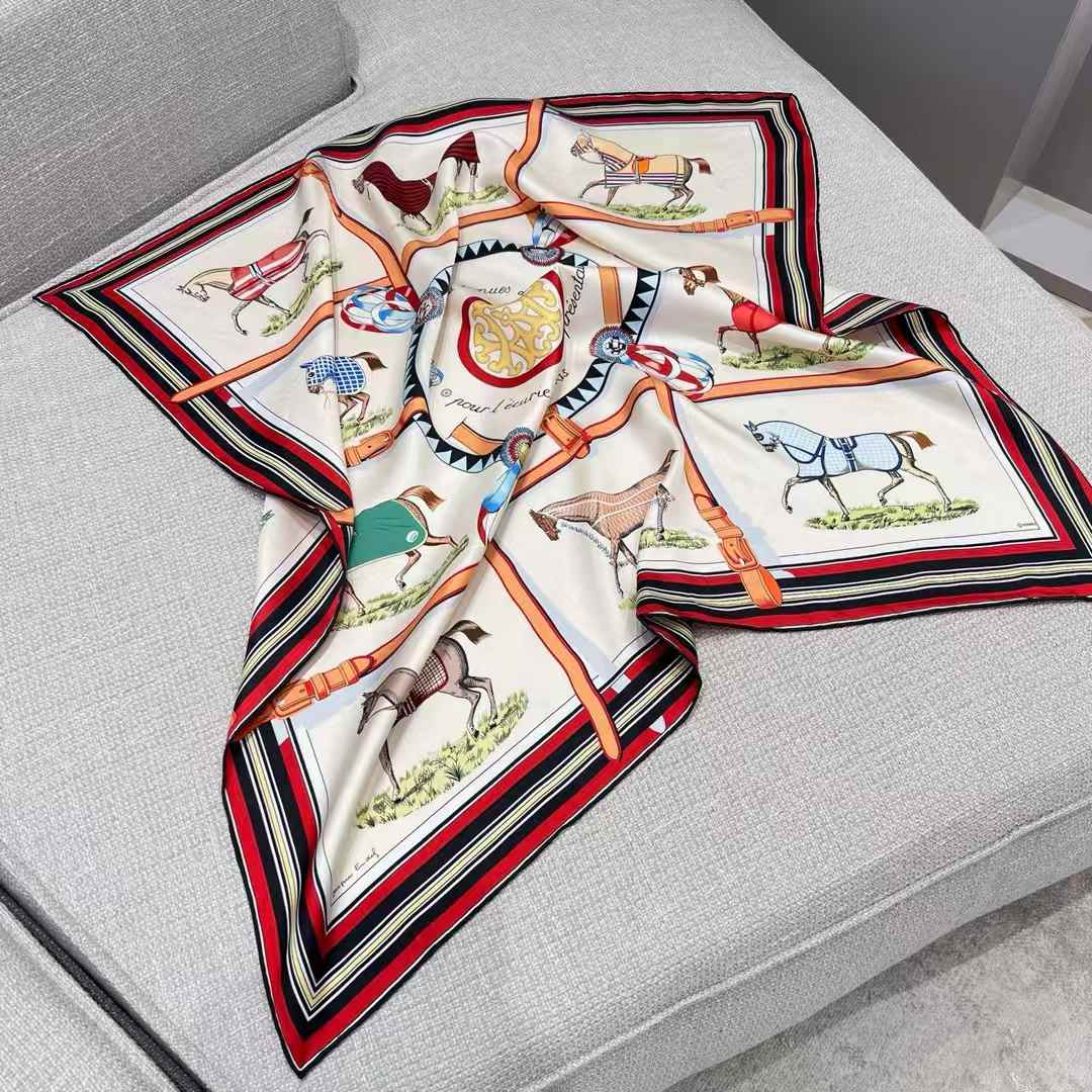 Hermès Square scarf view 8