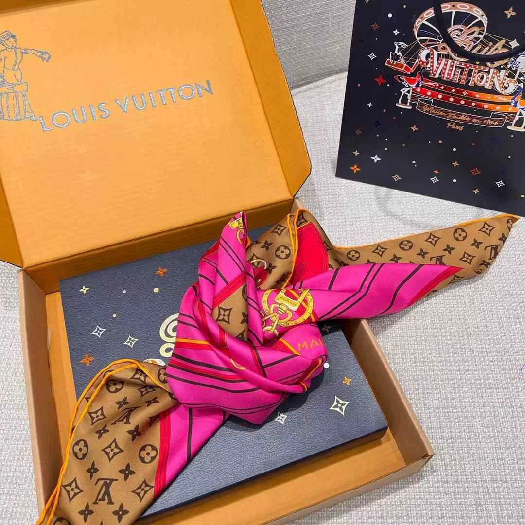 Louis Vuitton Square scarf view 5