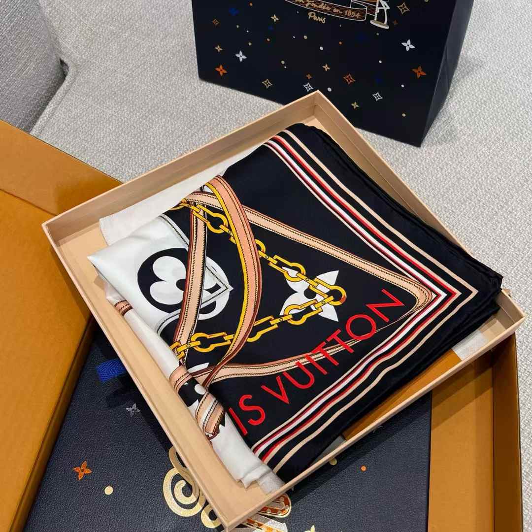 Louis Vuitton Square scarf view 4