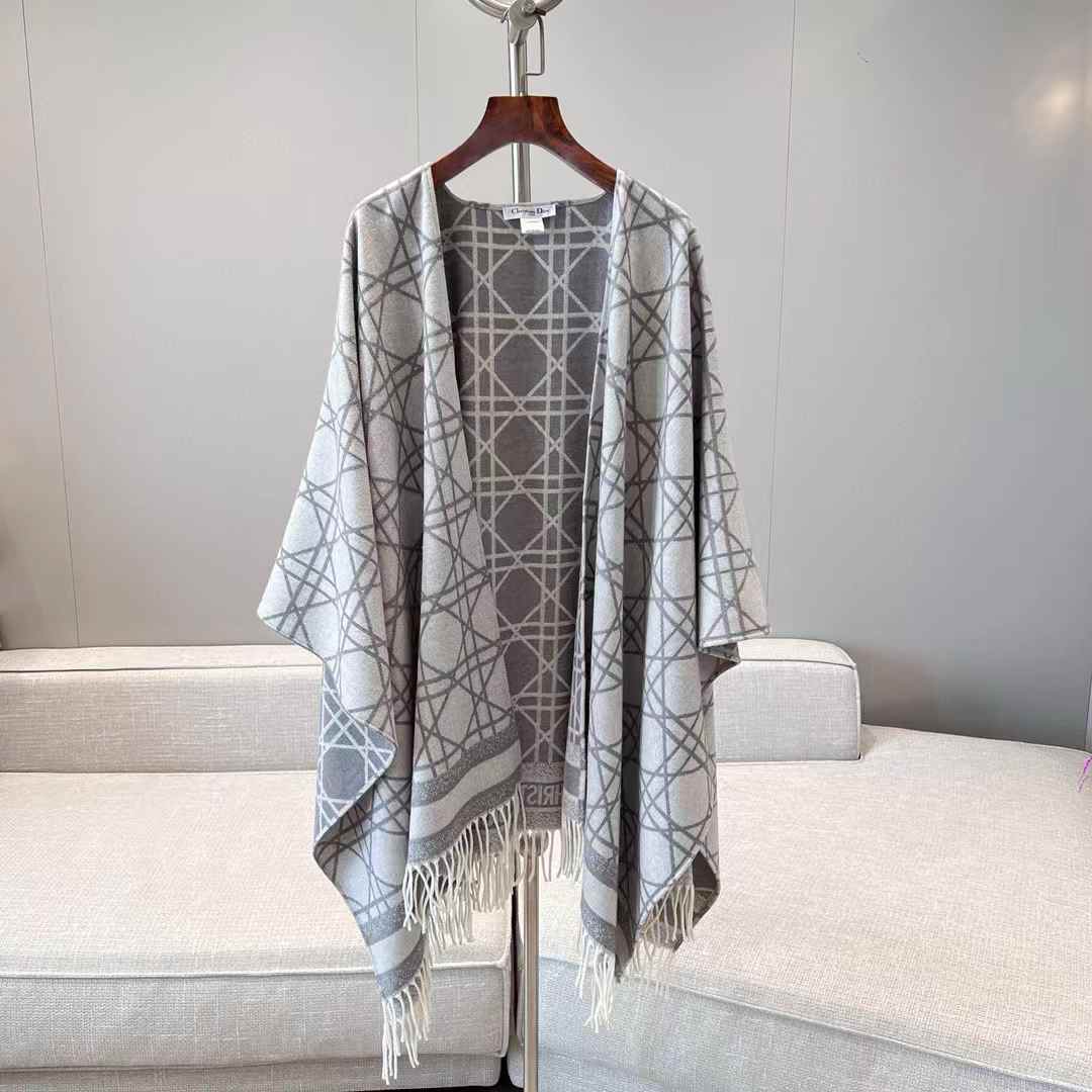 Dior Double cloak view 2
