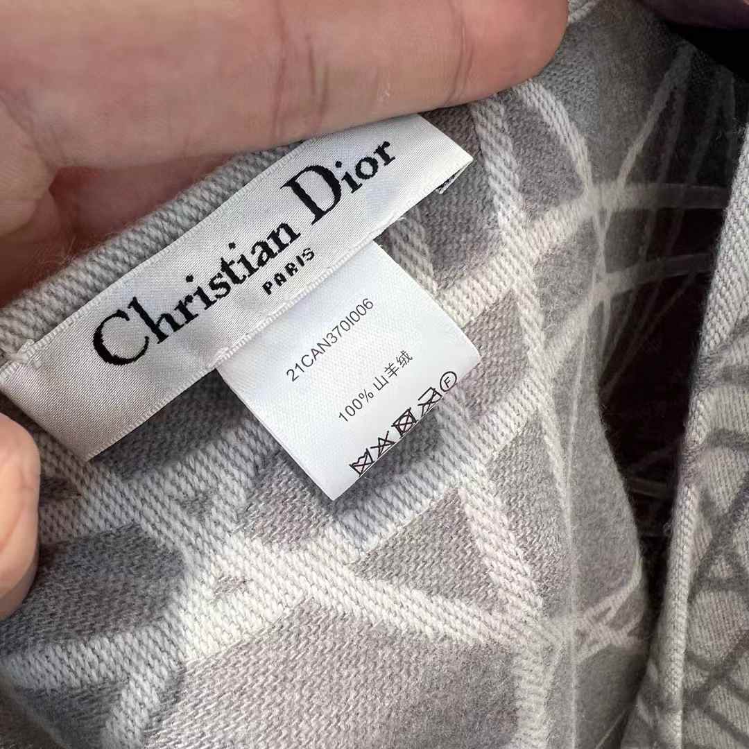 Dior Double cloak view 4