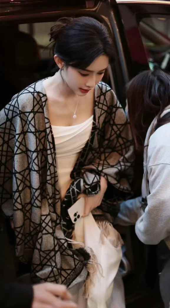Dior Double cloak view 1