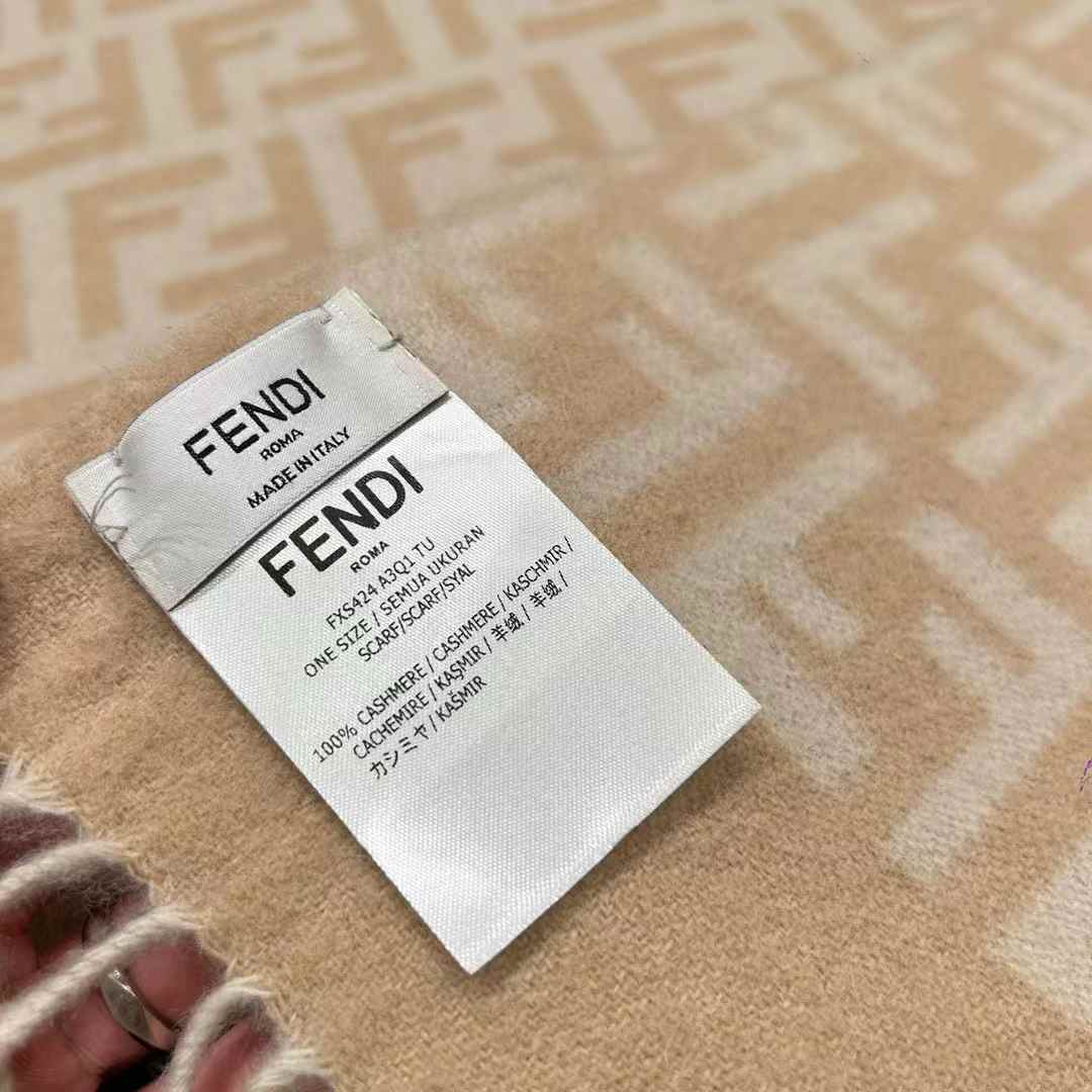 Fendi Blanket&Eye mask view 3