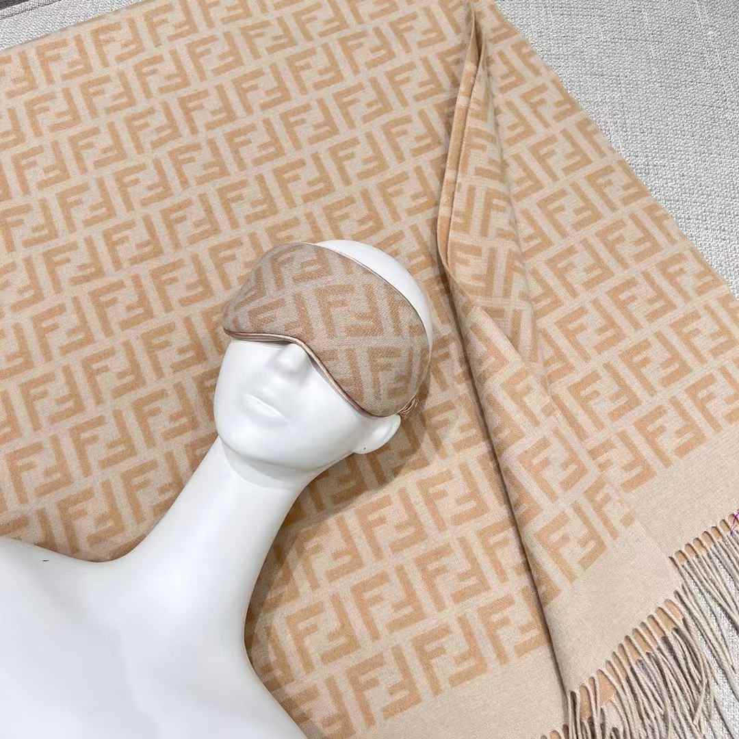 Fendi Blanket&Eye mask view 7