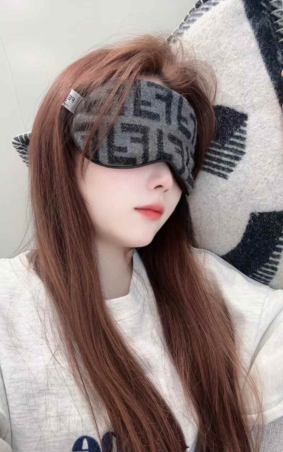 Fendi Blanket&Eye mask view 6