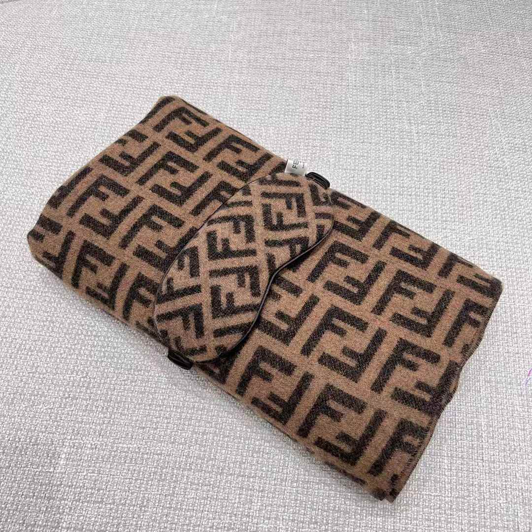 Fendi Blanket&Eye mask view 3