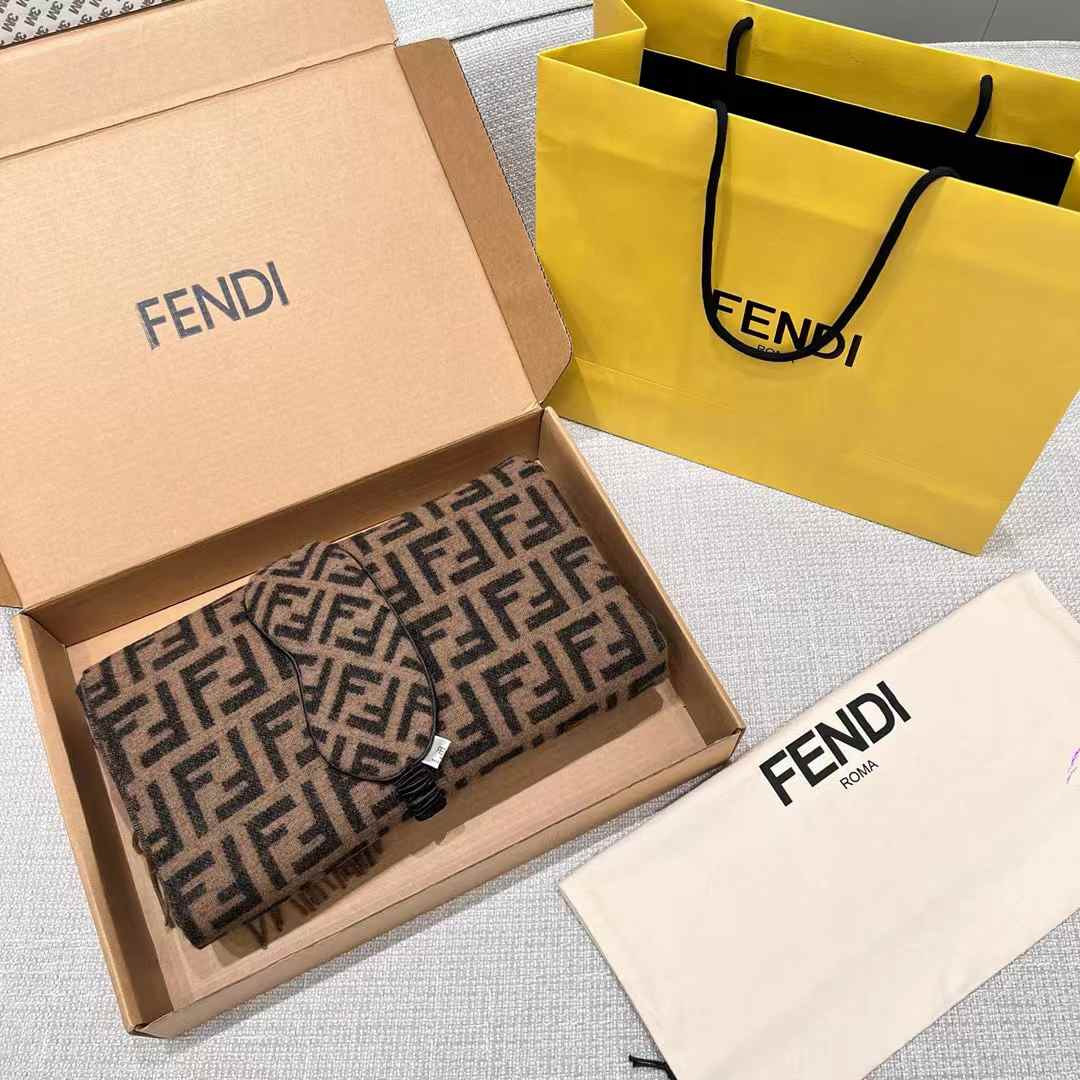 Fendi Blanket&Eye mask view 7