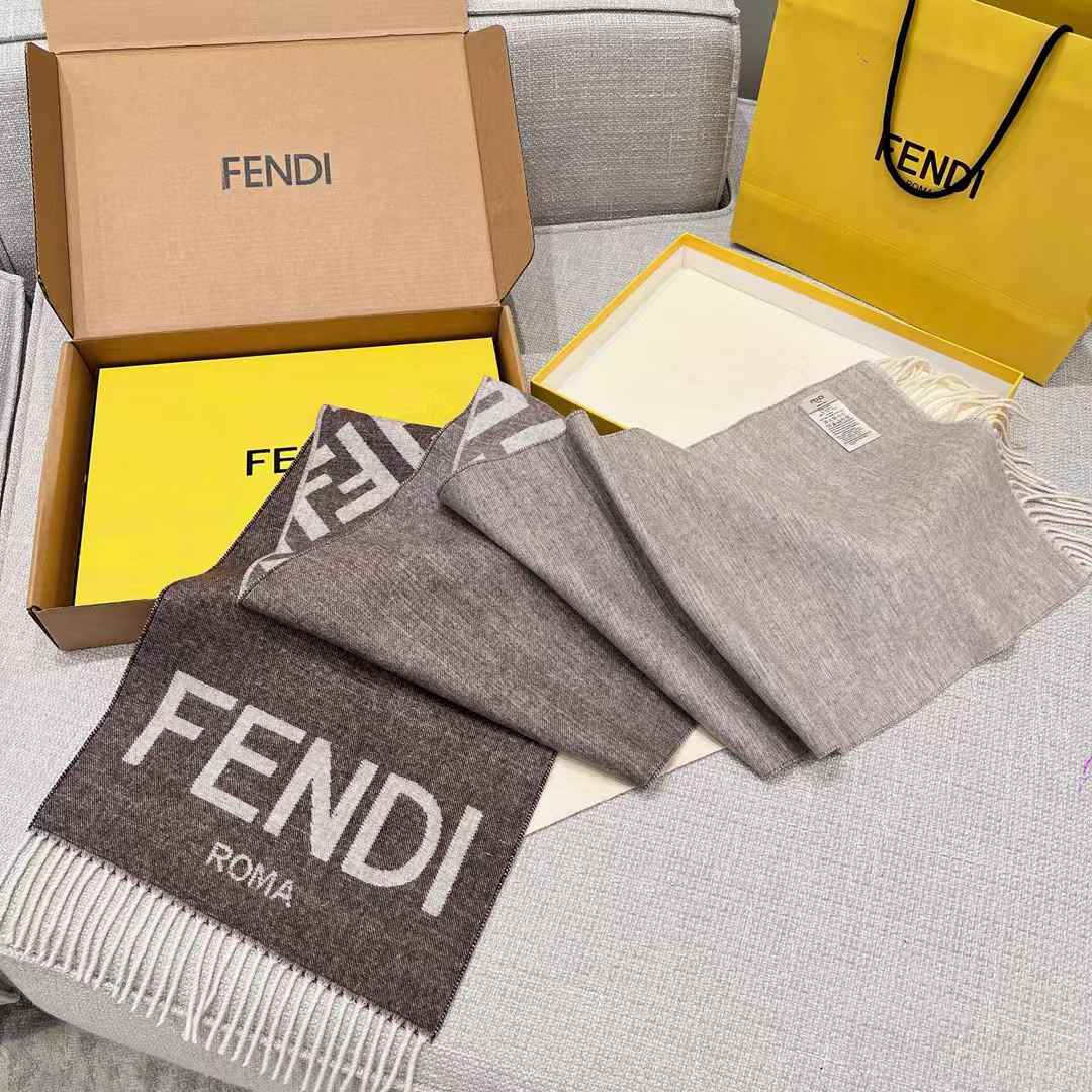 Fendi Double scarf view 3