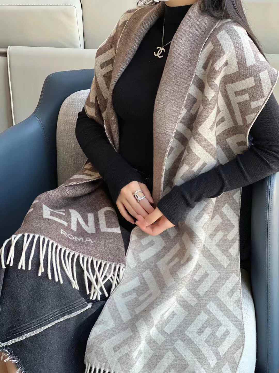 Fendi Double scarf view 9