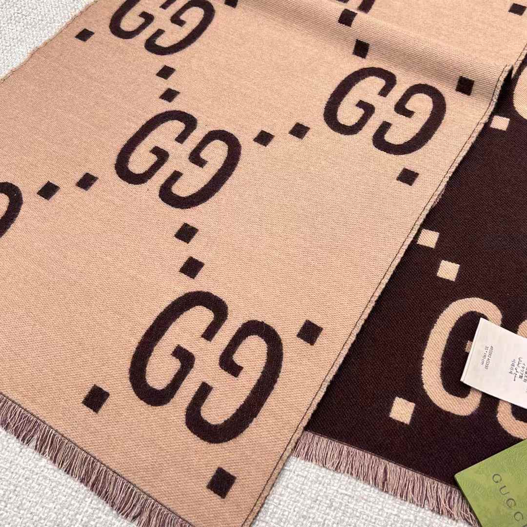 Gucci Classic scarf view 5