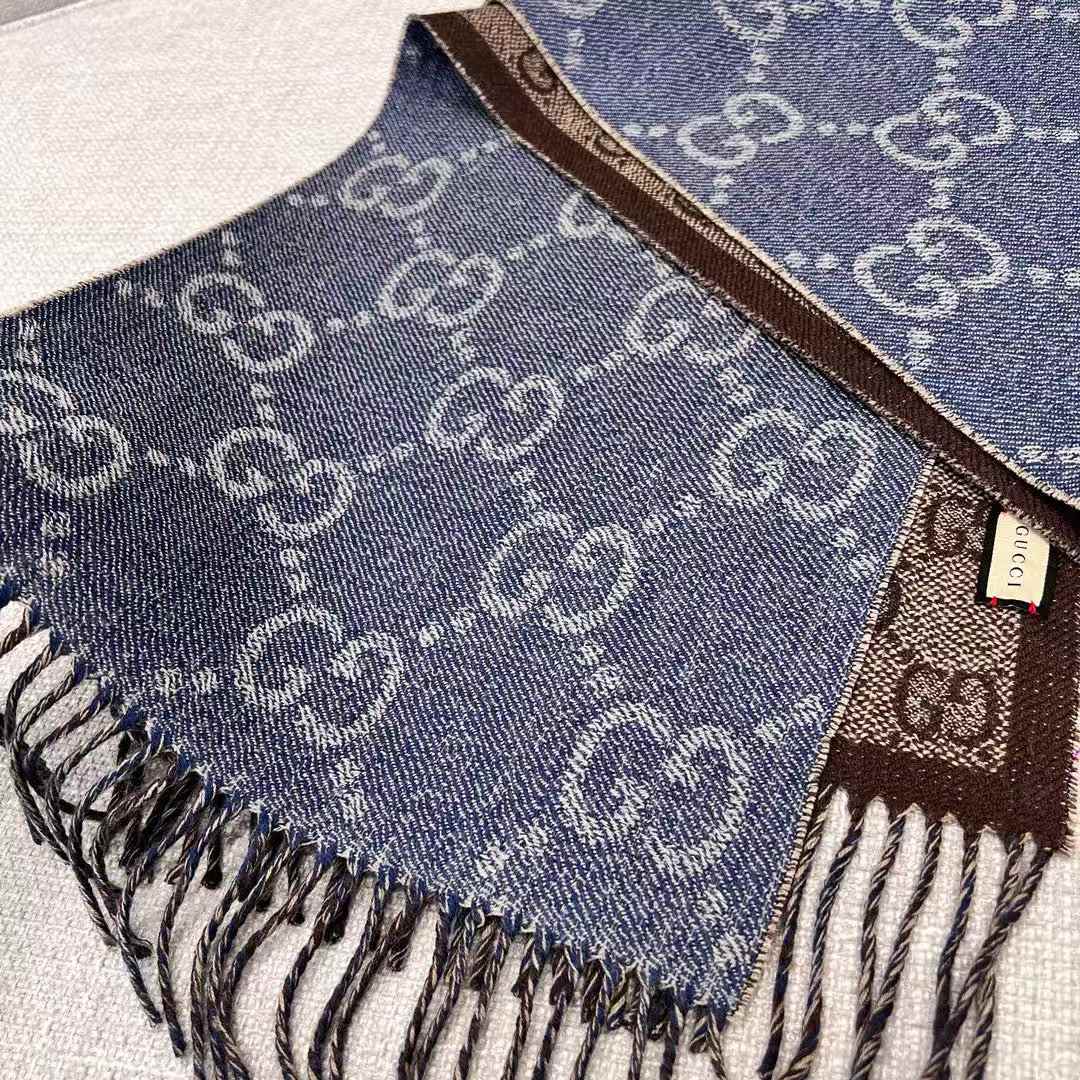 Gucci Double scarf view 3