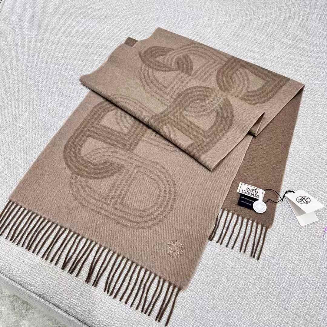 Hermès Scarf view 2