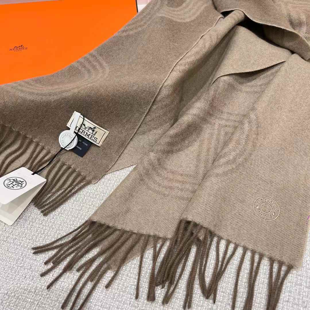 Hermès Scarf view 4