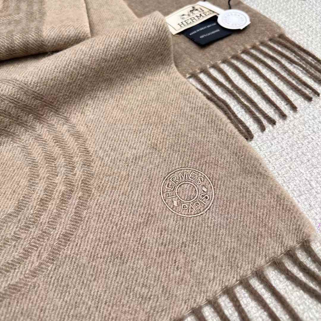 Hermès Scarf view 5