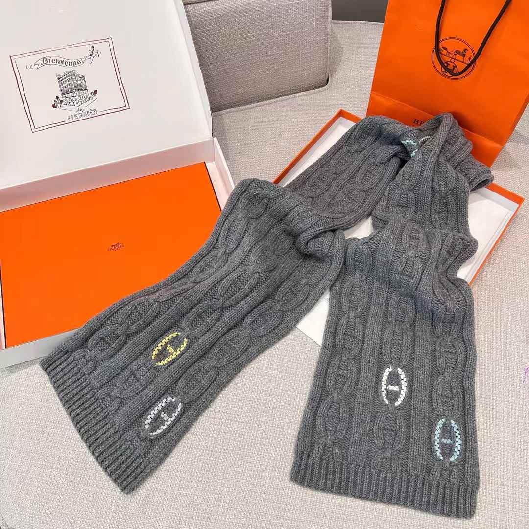 Hermès Scarf view 2