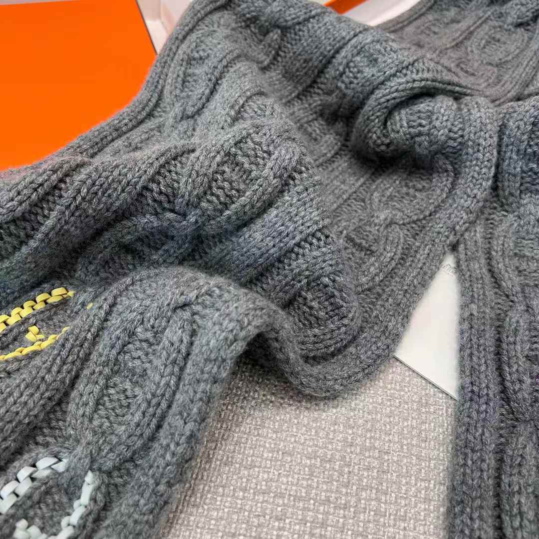Hermès Scarf view 7