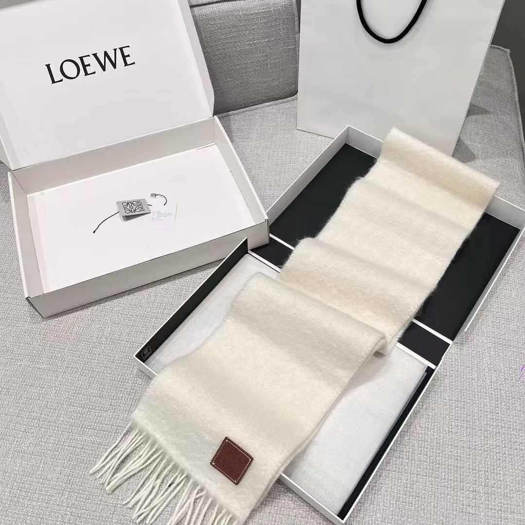 Loewe Scarf view 2
