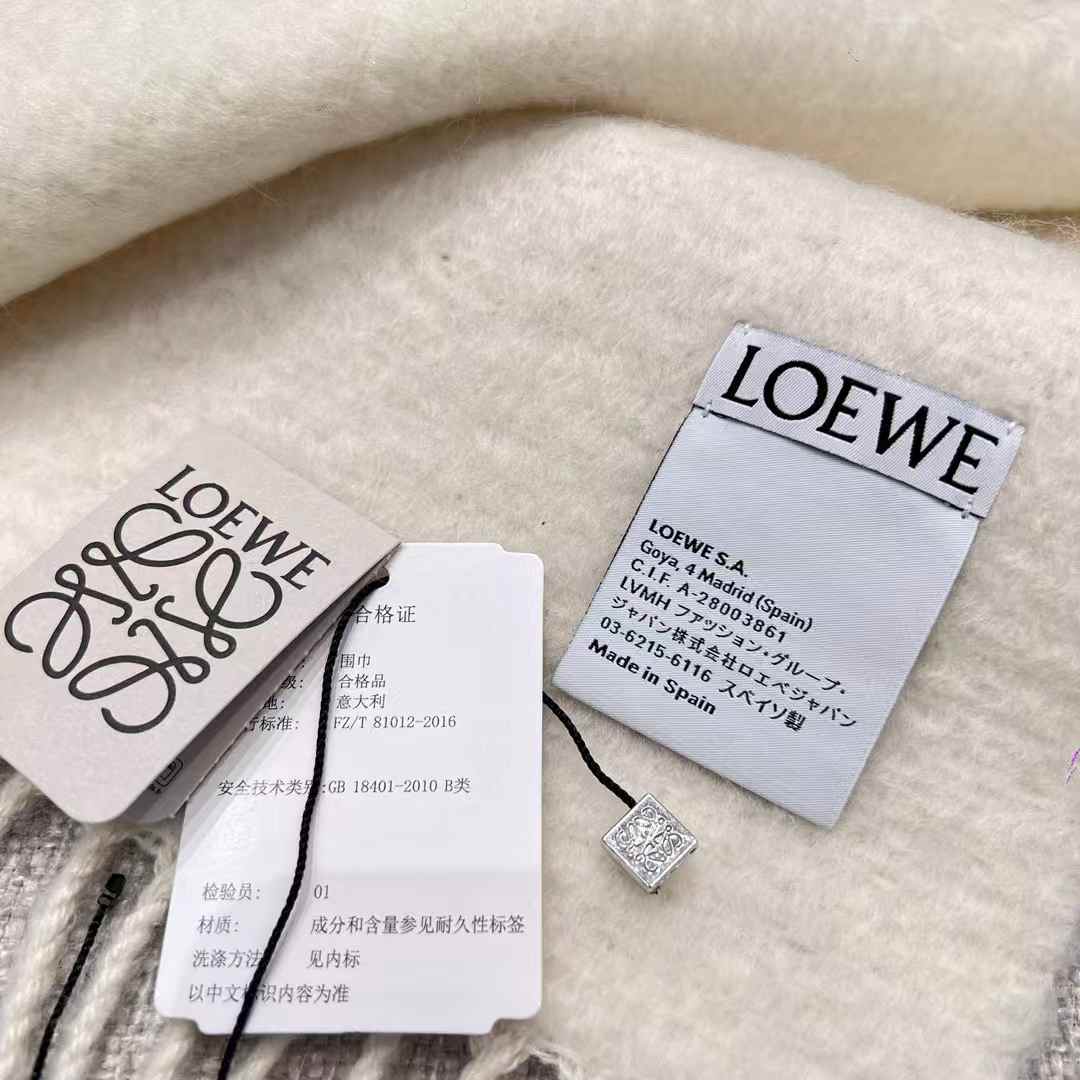 Loewe Scarf view 4