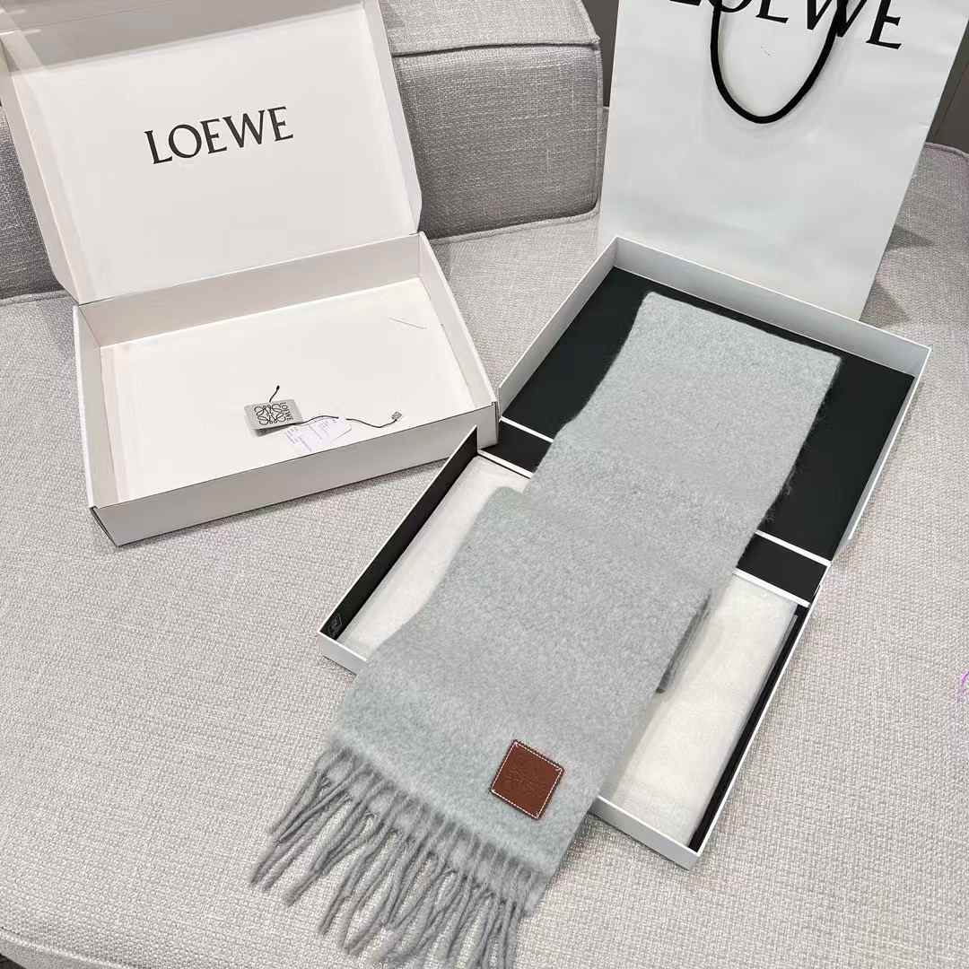 Loewe Scarf view 2