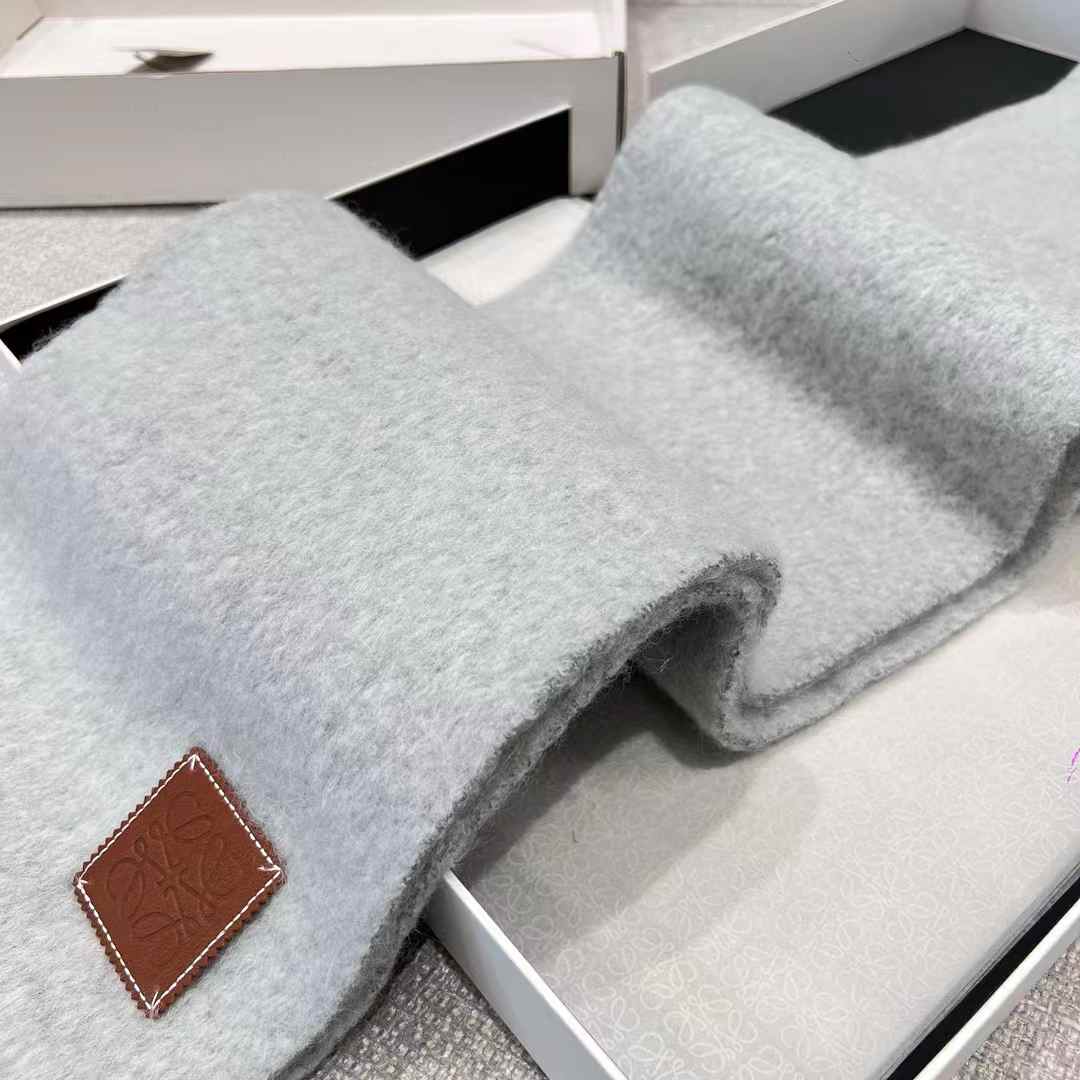 Loewe Scarf view 7