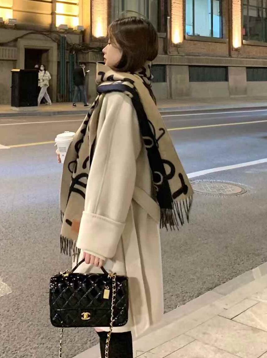Loewe Double scarf view 1