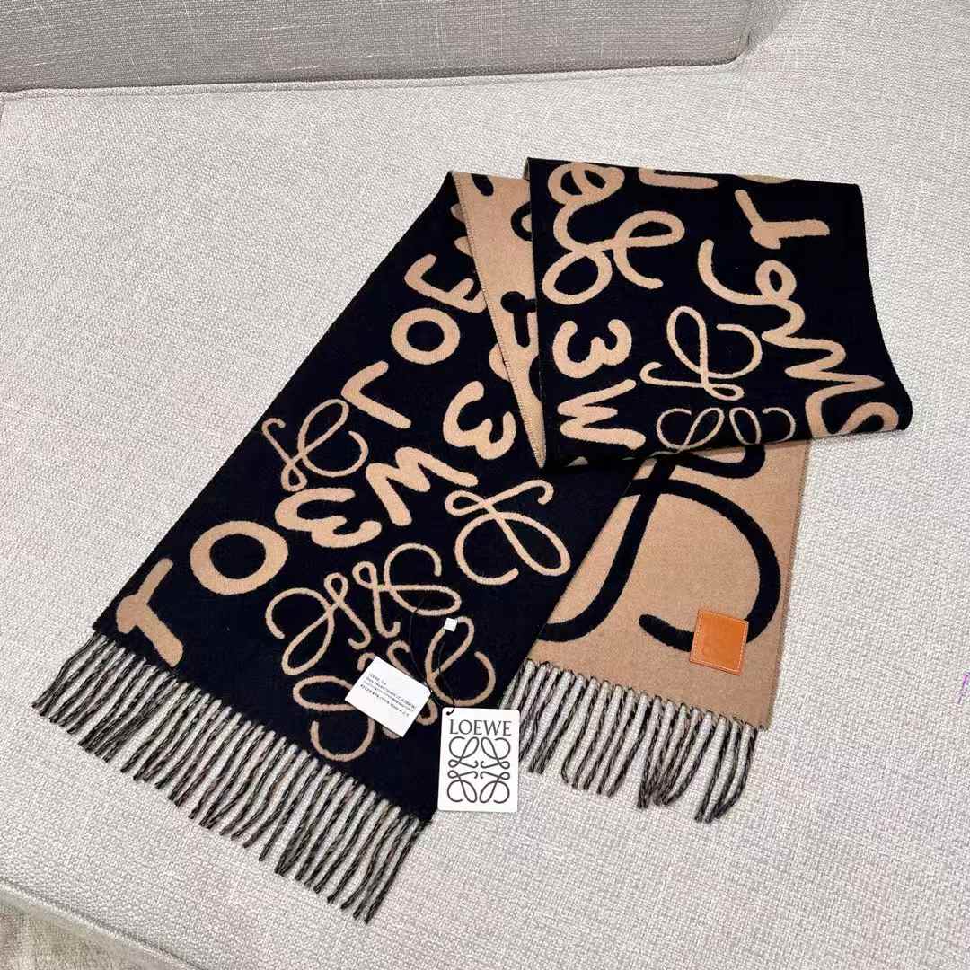 Loewe Double scarf view 3