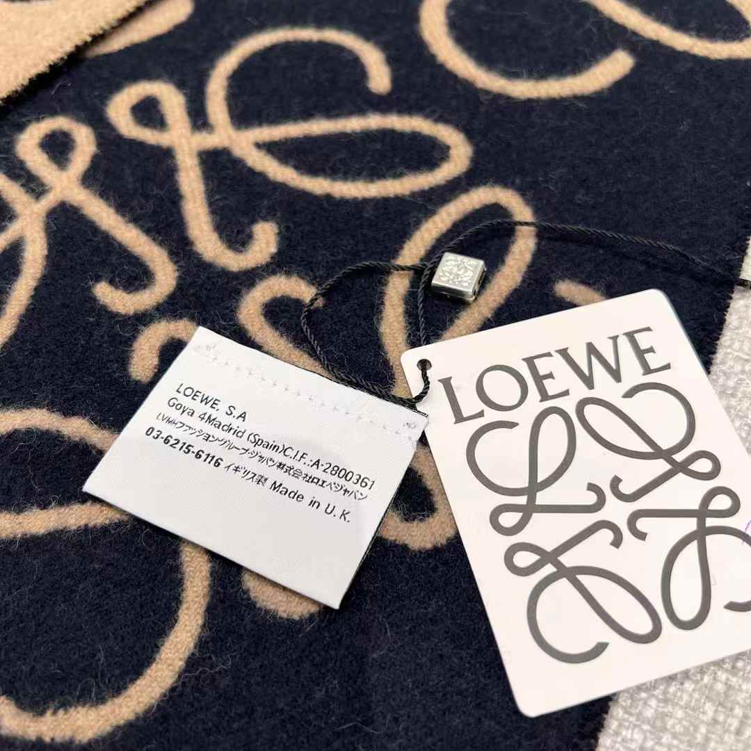 Loewe Double scarf view 5